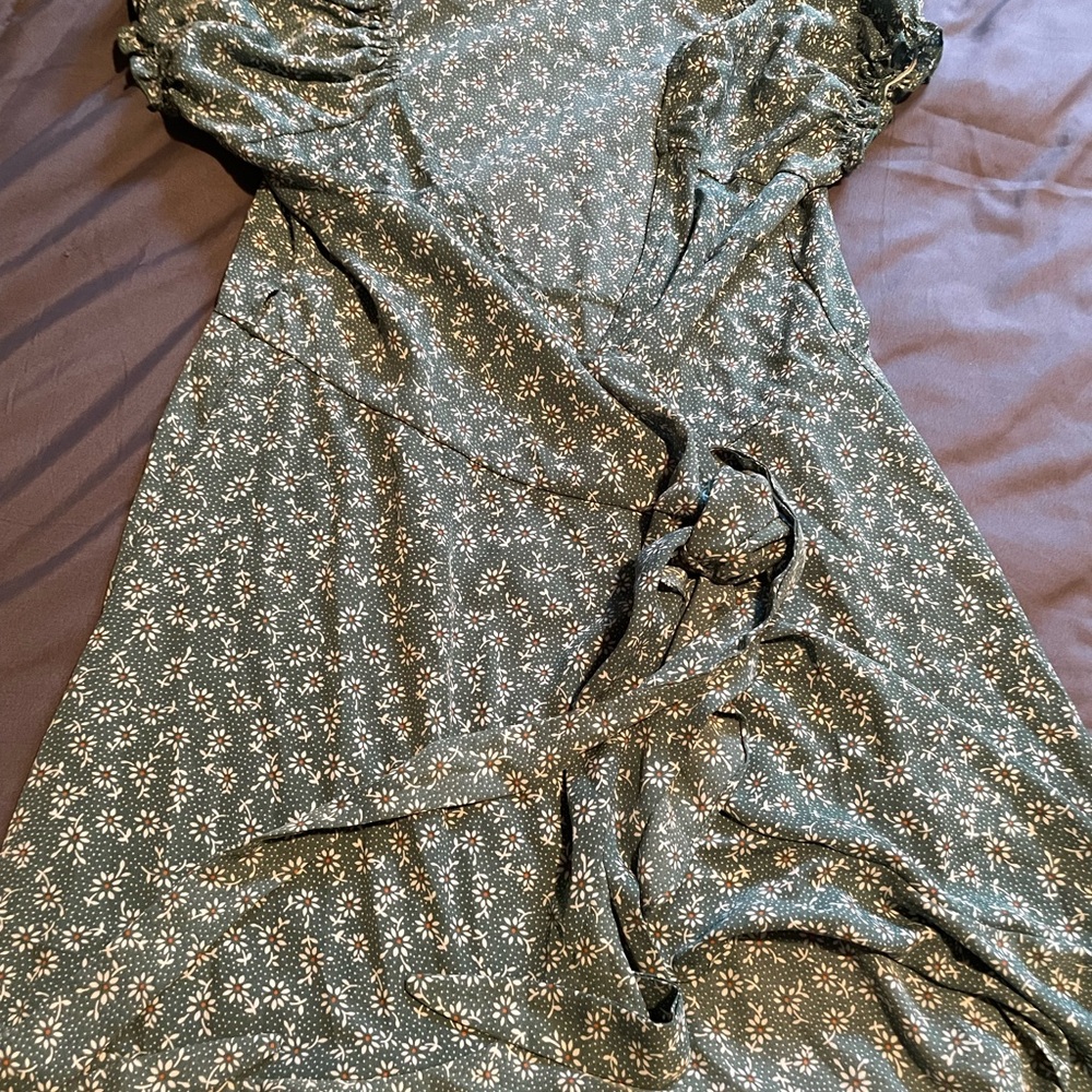 Mi Asymmetrical Dress in Green Floral